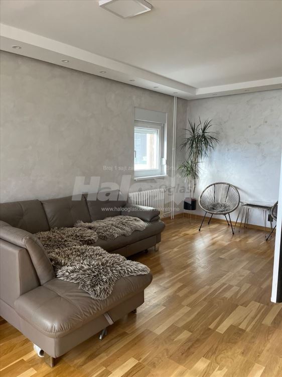 Prodaja stana blok 71, renoviran,namešten, 80m2 — 2