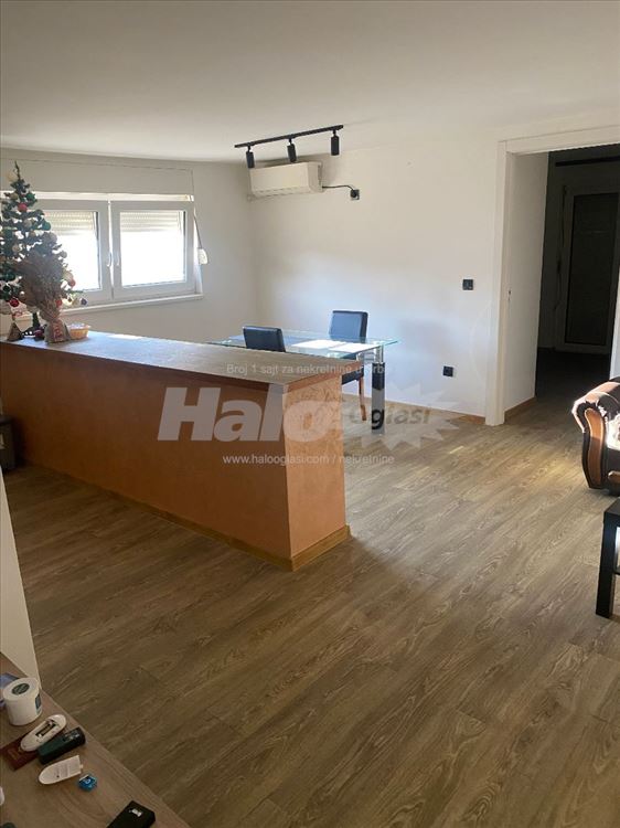 Prodaja stana — 8