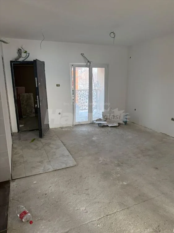 Prodaja stana - uknjizen — 10