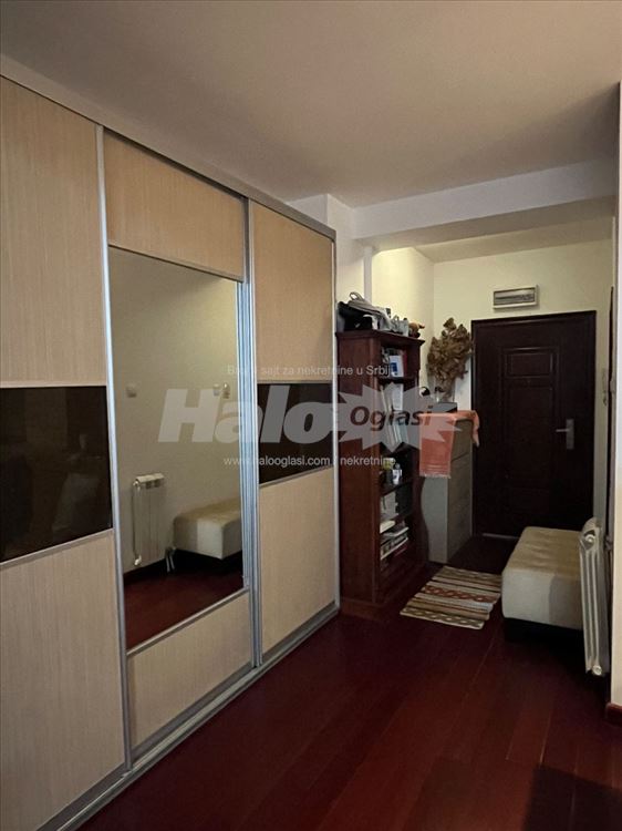 Prodaja uknjizenog stana, 57m2, Zemun, C. Dušana — 12