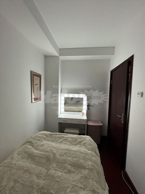 Prodaja uknjizenog stana, 57m2, Zemun, C. Dušana — 15