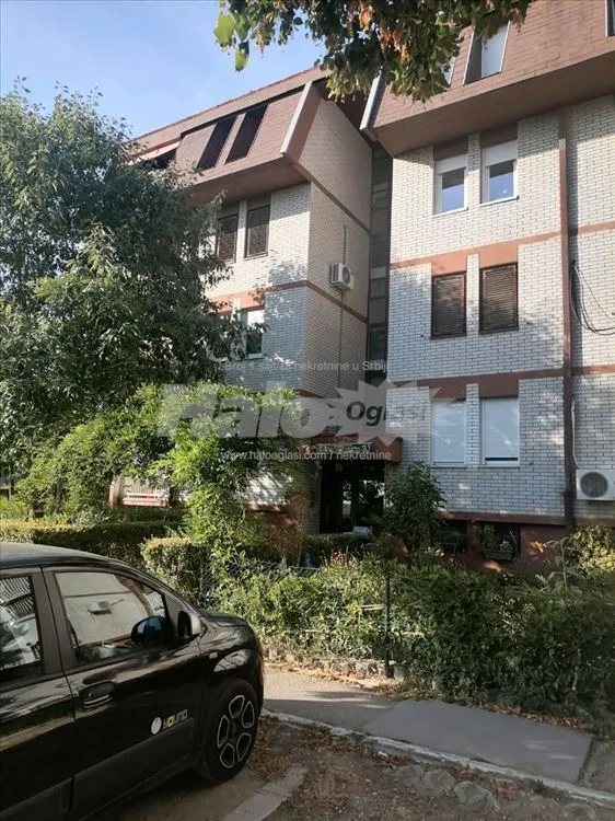 Prodajdm stan u Resniku — 12
