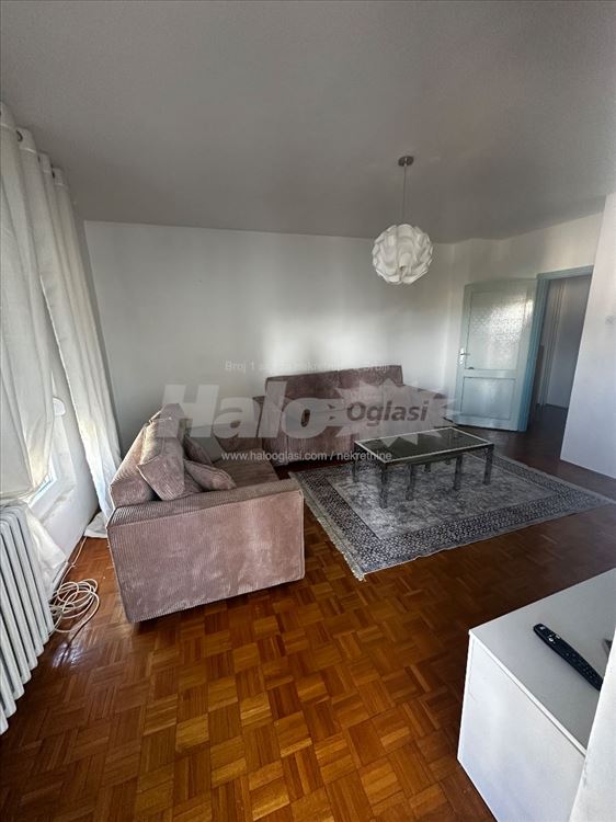 Prodaje se komforan i svetao stan. 67 m2 i podrum. — 2