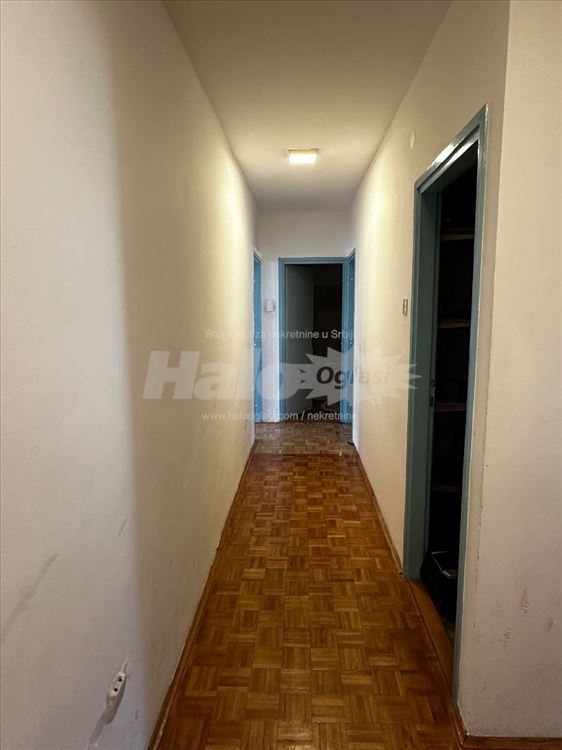 Prodaje se komforan i svetao stan. 67 m2 i podrum. — 6