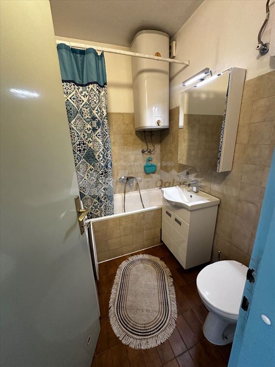 Prodaje se komforan i svetao stan. 67 m2 i podrum. — 11