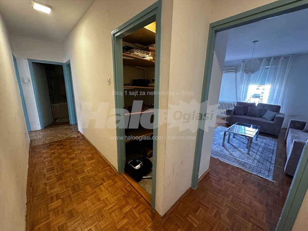 Prodaje se komforan i svetao stan. 67 m2 i podrum. — 13
