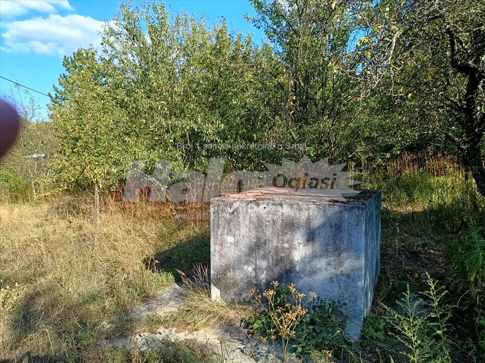 Prodaje se kuća blizu centra Vrčina. — 4