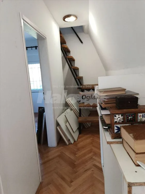 Prodaje se kuća blizu centra Vrčina. — 13