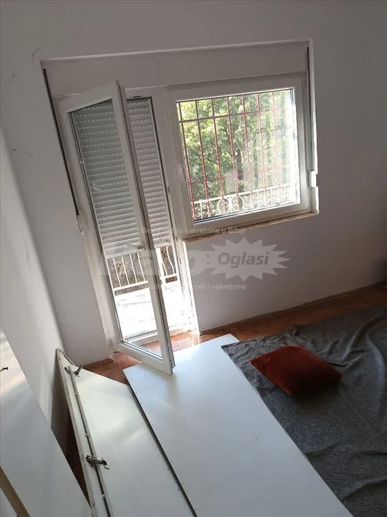 Prodaje se kuća blizu centra Vrčina. — 14