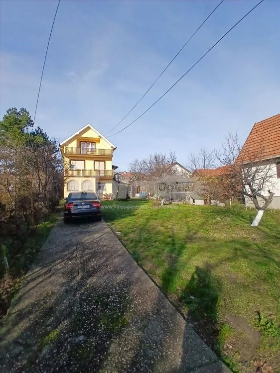 Prodaje se kuća u Maloj Moštanici, uknjižena — 2