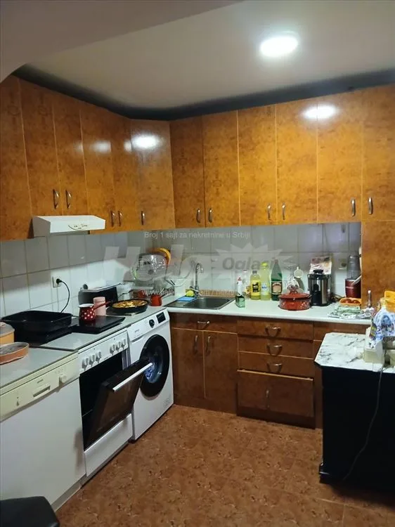 Prodaje se kuća u Maloj Moštanici, uknjižena — 8