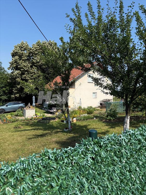 Prodaje se legalizovana kuća — 2