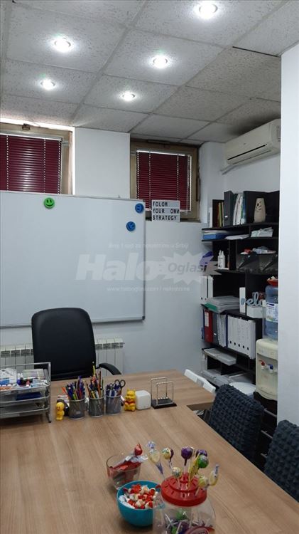 Prodaje se poslovni prostor, 11 m2 — 3