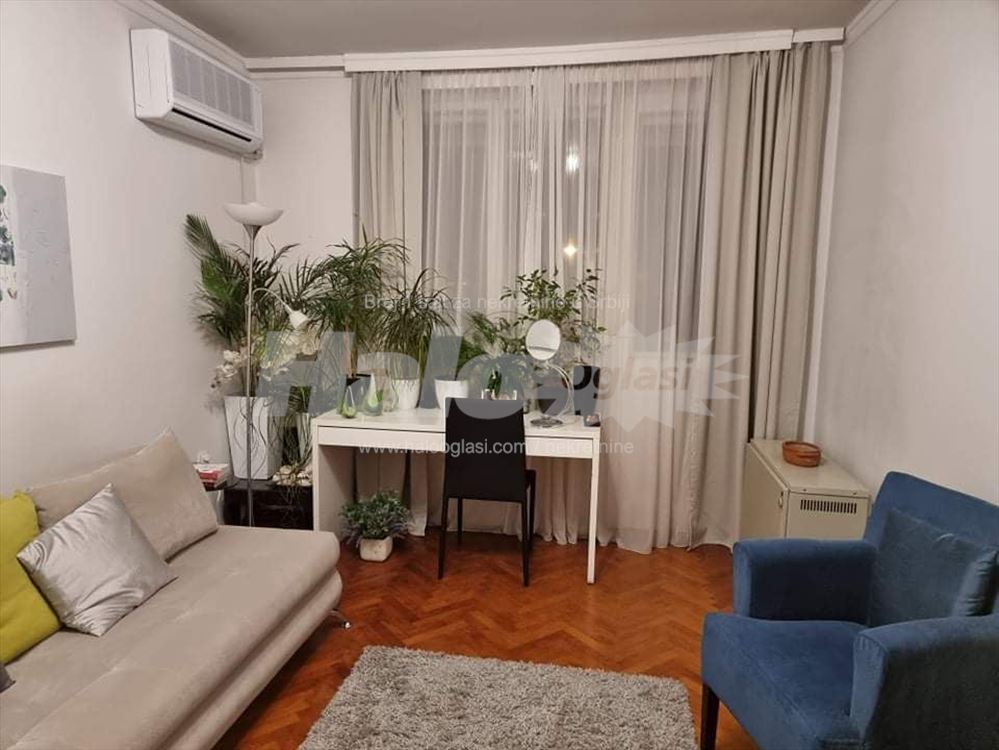 Prodaje se stan od 40m2 na Karaburmi — 2