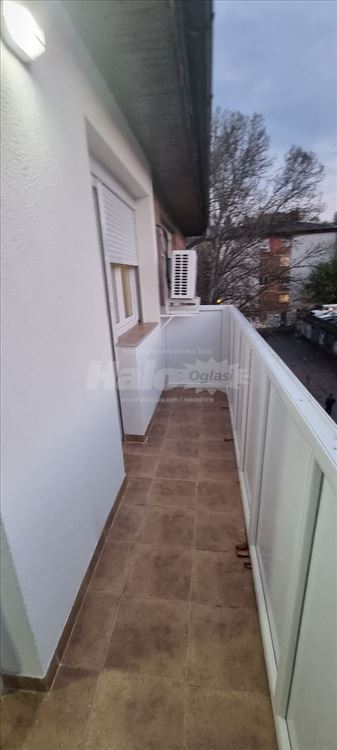 Prodaje se stan od 40m2 na Karaburmi — 10