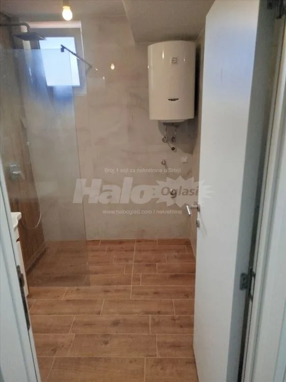 Prodaje se stan u Zemunu od 50 m2 , Gornji grad — 2