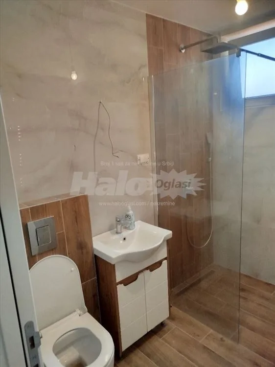 Prodaje se stan u Zemunu od 50 m2 , Gornji grad — 3