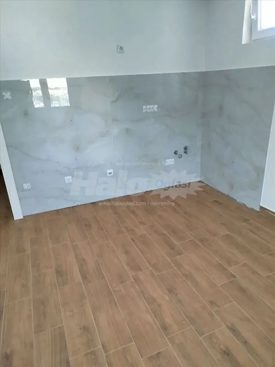 Prodaje se stan u Zemunu od 50 m2 , Gornji grad — 7