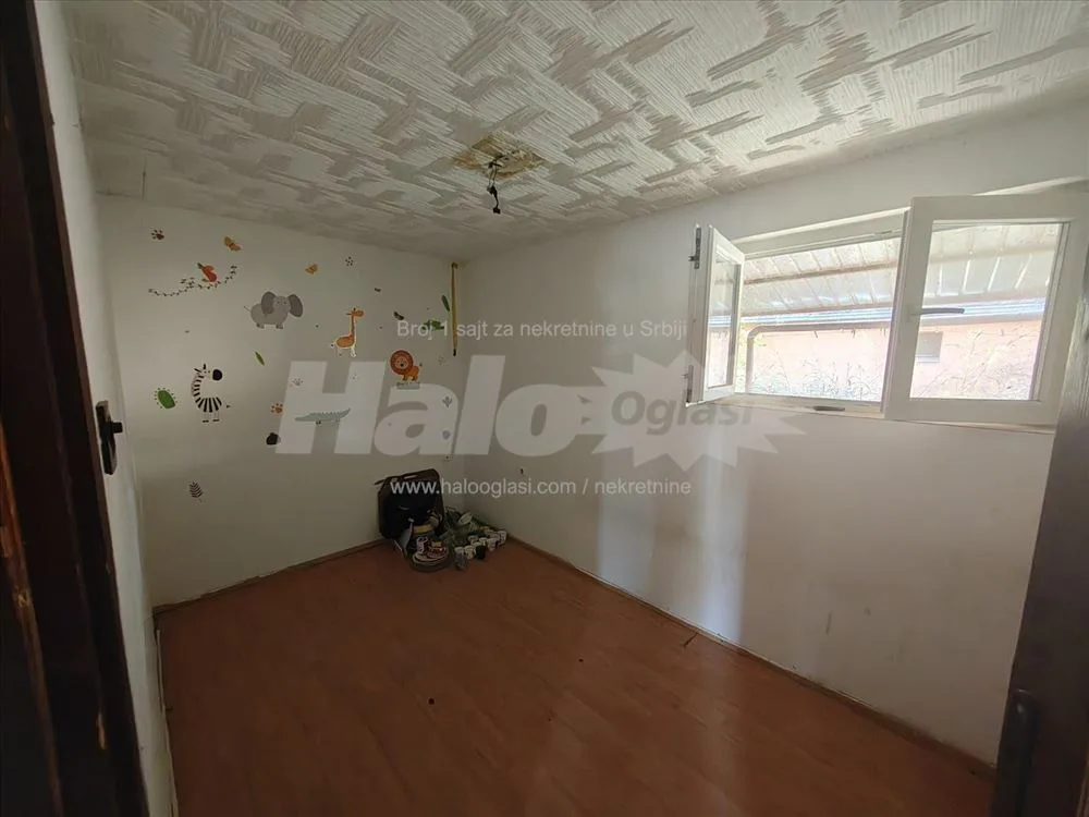 Prodajem dve kuce na placu 5.4 ara — 6