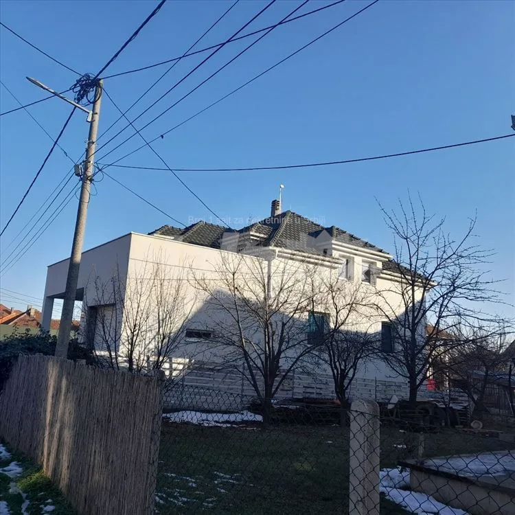 Prodajem kucu — 12