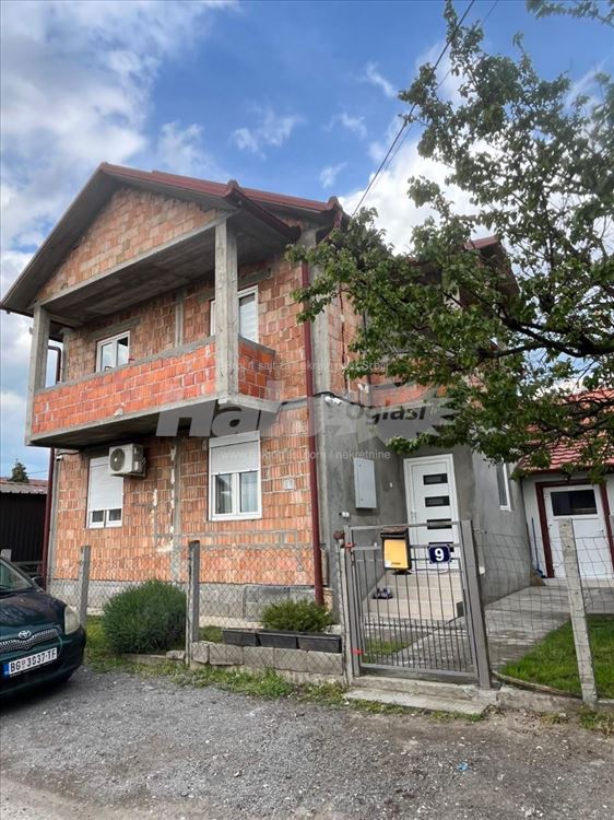 Prodajem kucu u Batajnici u lepom kraju — 2