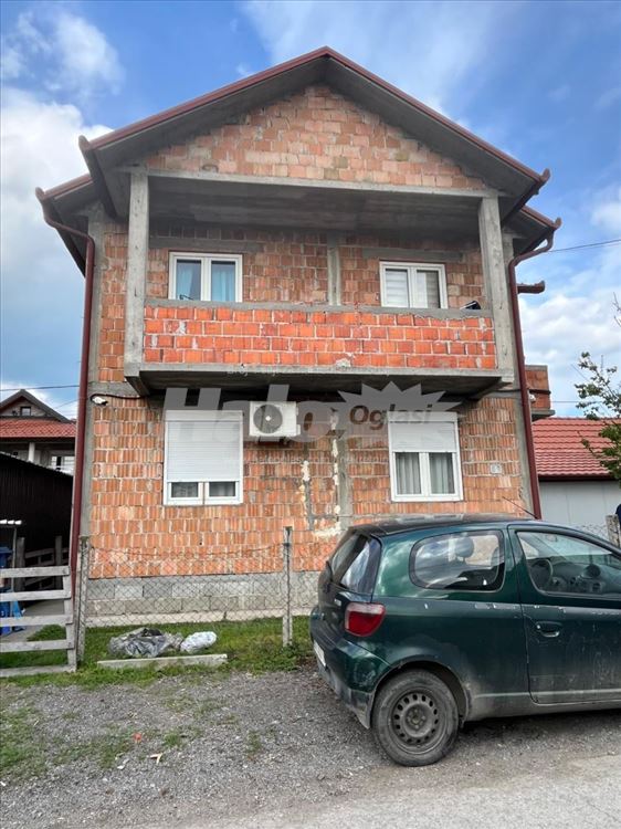 Prodajem kucu u Batajnici u lepom kraju — 3