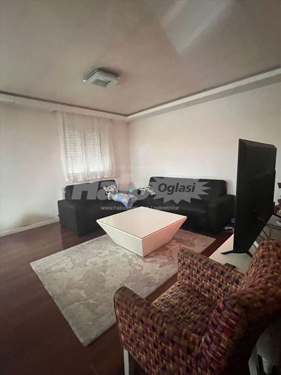 Prodajem kucu u Batajnici u lepom kraju — 9