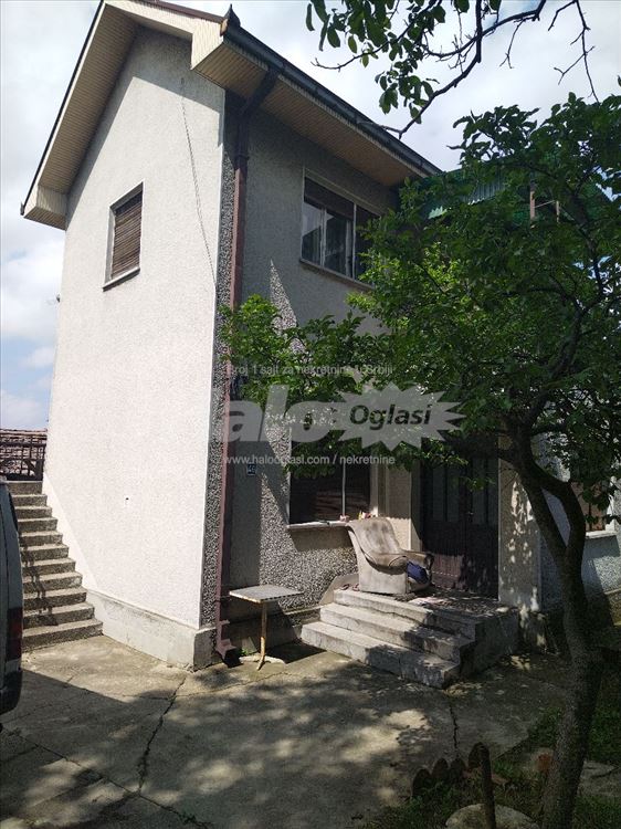 Prodajem kuću sa deset ari placa iscela — 3