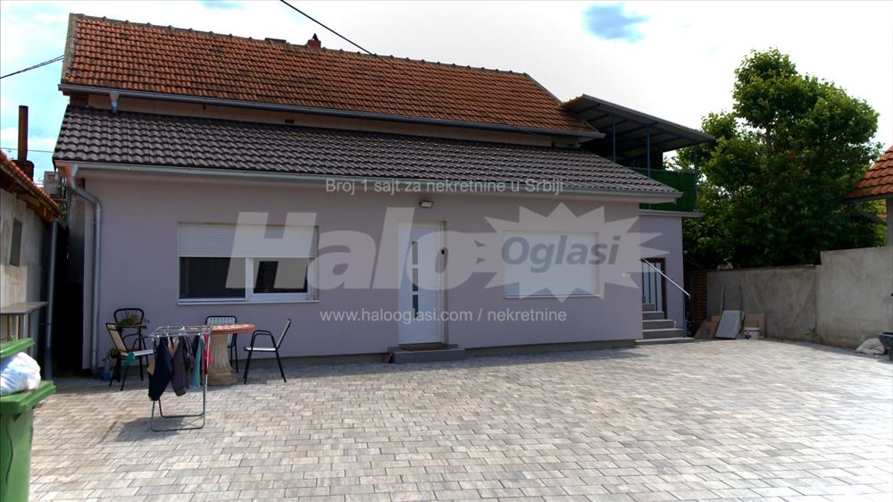 Prodajem kuću u Batajnici — 2