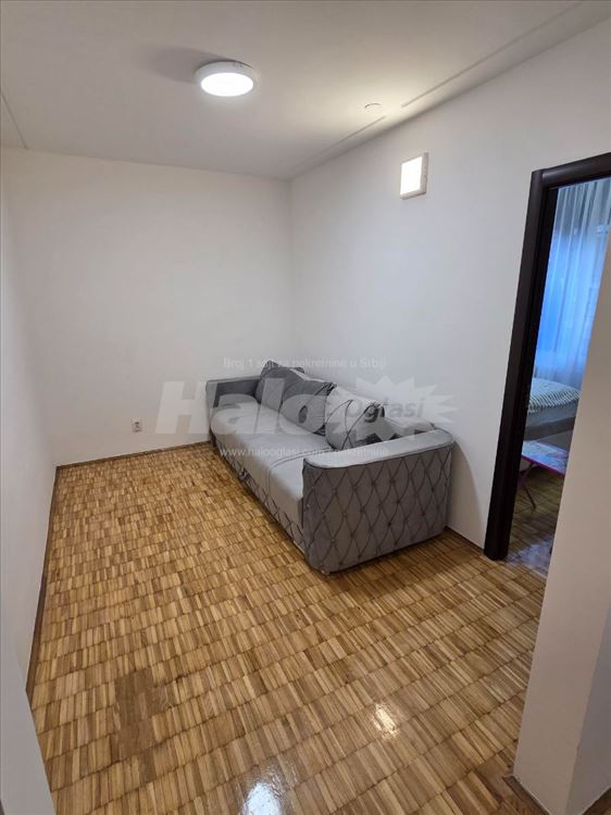 Prodajem kvalitetan, renoviran i namešten stan — 7