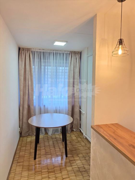 Prodajem kvalitetan, renoviran i namešten stan — 8