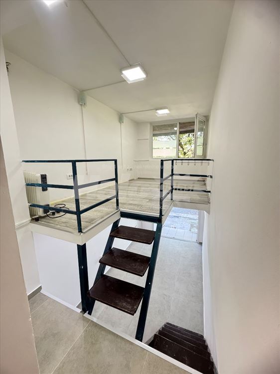 Prodajem lokal Prvomajska Zemun — 2