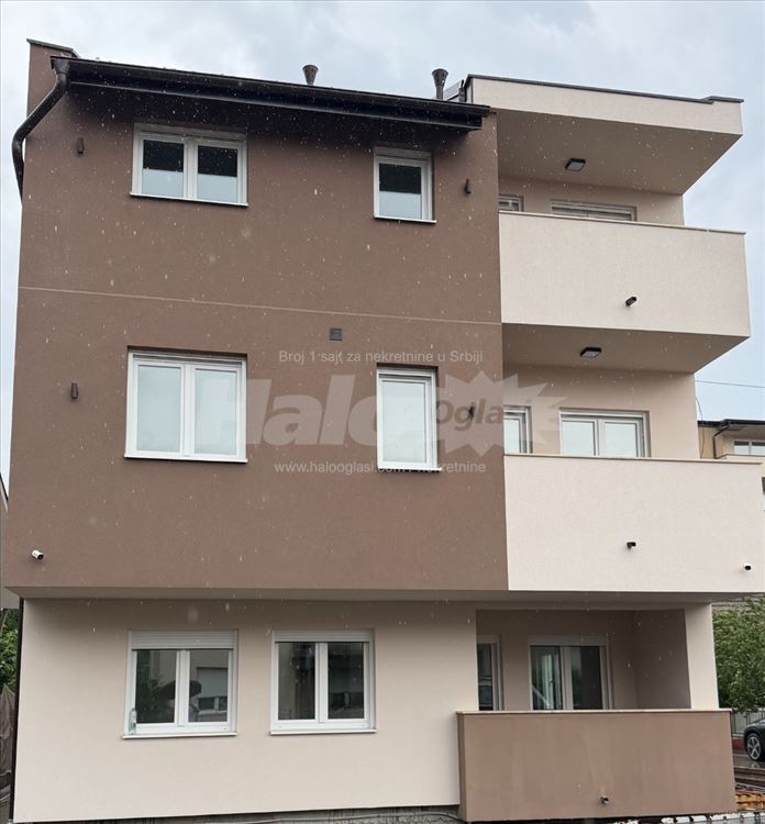 Prodajem Lux stan 58 m2 u Batajnici — 2