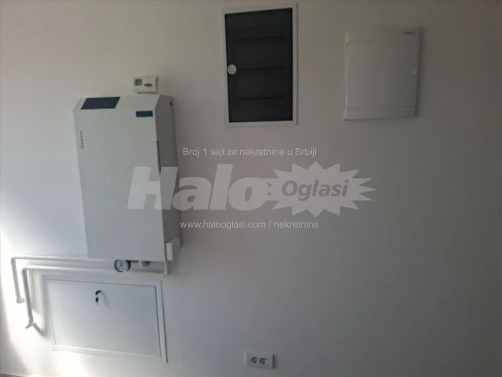 Prodajem Lux stan u Batajnici — 2