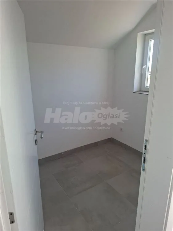 Prodajem Lux stan u Batajnici — 11