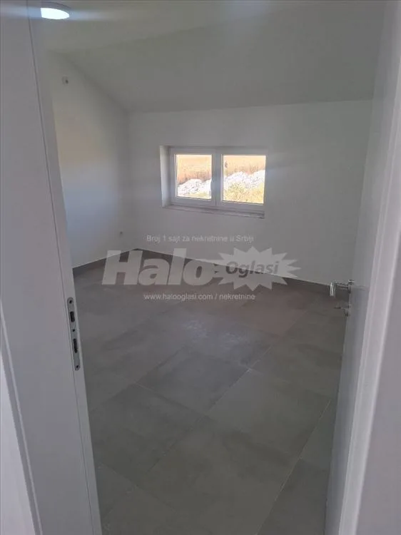 Prodajem Lux stan u Batajnici — 12