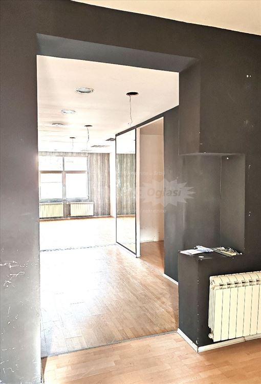 Prodajem poslovni prostor,Beograd,Vukov spomenik — 2