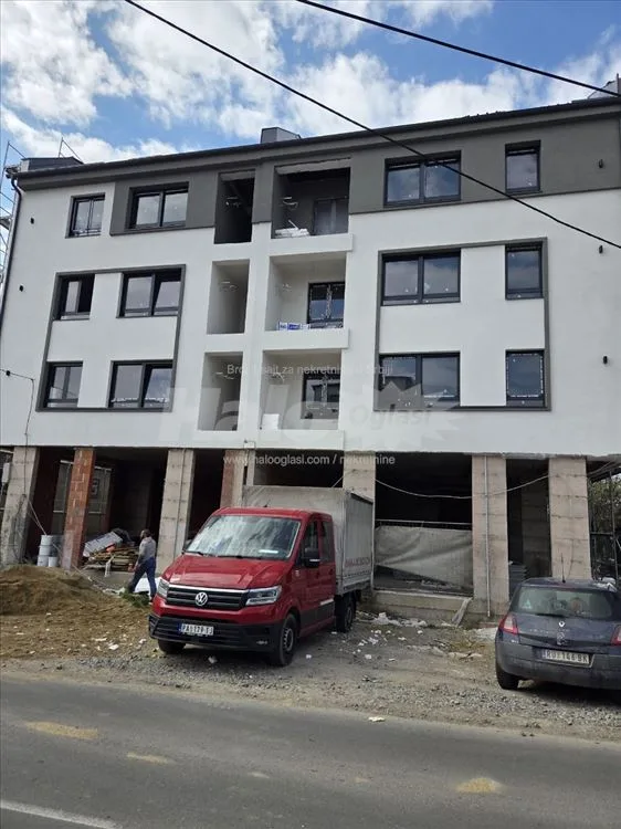 Prodajem stan Batajnica centar — 3