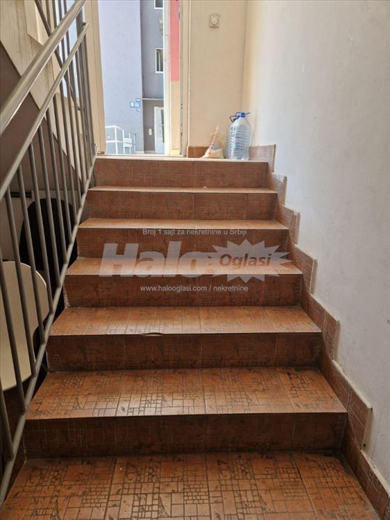 Prodajem stan u Mirijevu, Ružice Sokić 14, koja se — 9