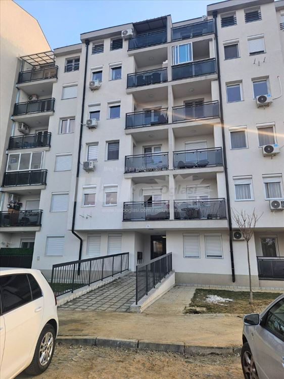 Prodajem stan u Zelezniku komplet sredjen vlasnik — 2