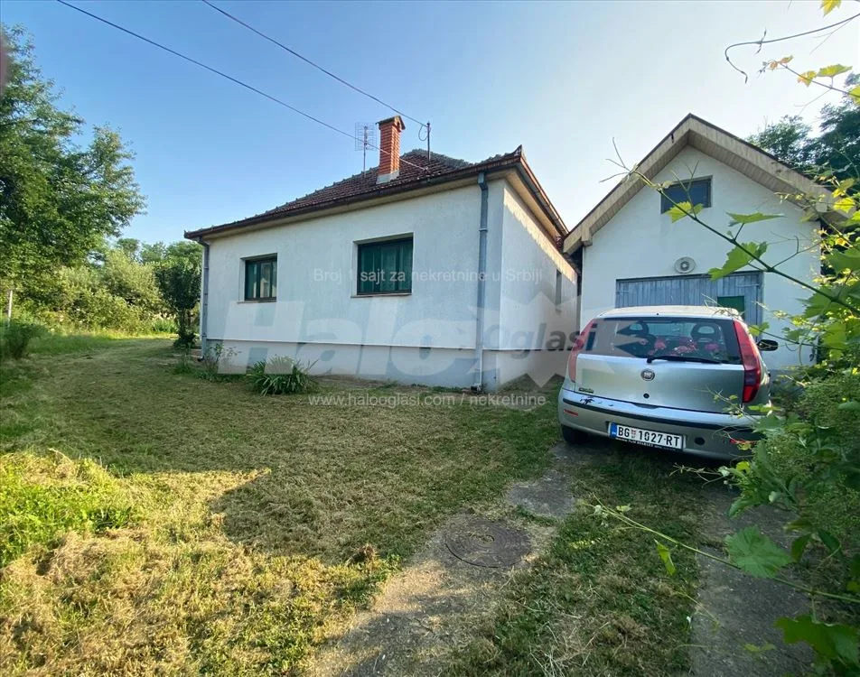 Prodajem zemljište 40ari sa kućom — 3