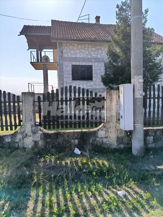Prodajem/izdajem odlicnu kucu pored puta u Bacevcu — 4