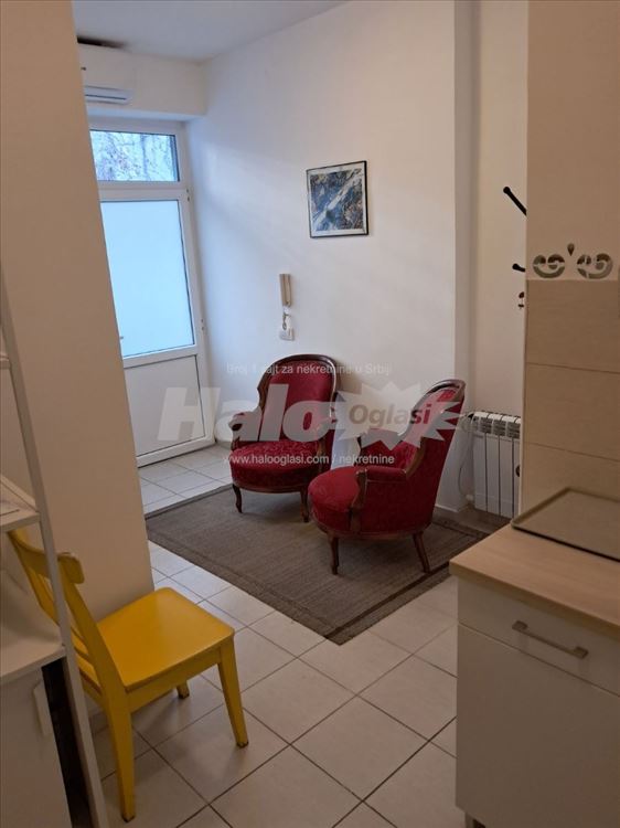 Prostor/ stan kod Hrama svetog Save — 3