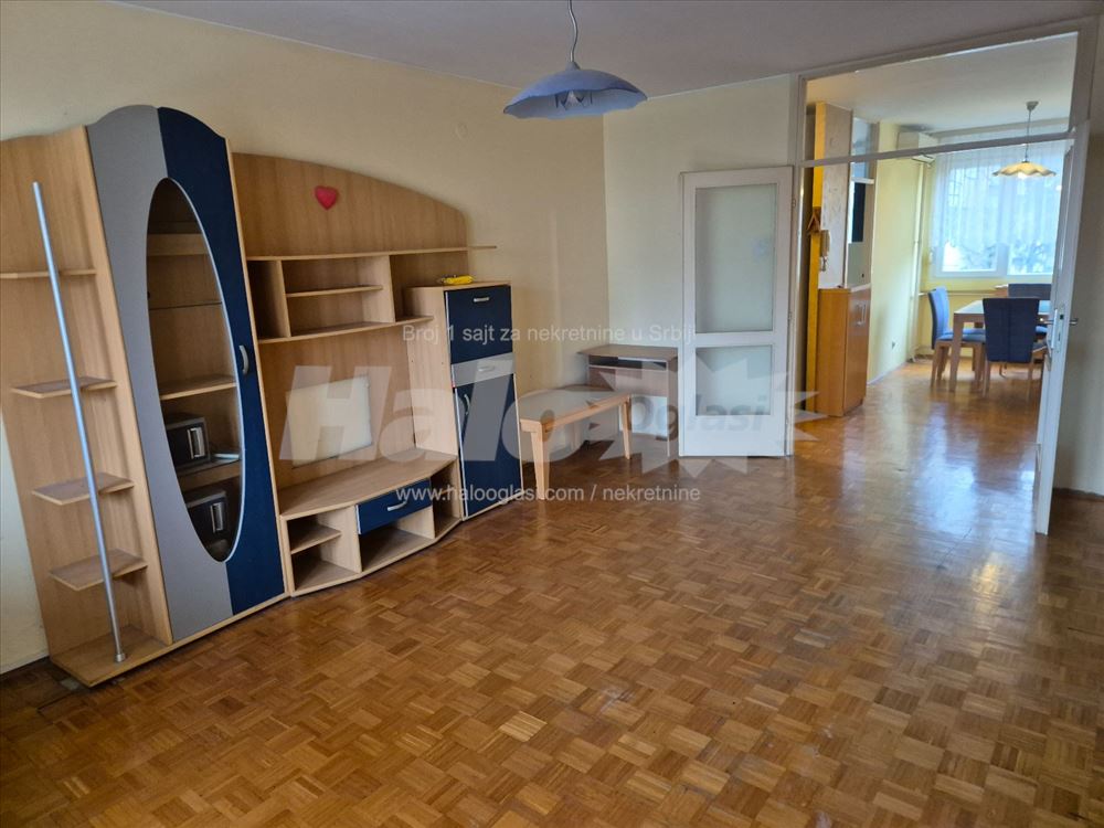Prostran i svetao stan u Meandrima - ZEMUN - 3.0 — 8