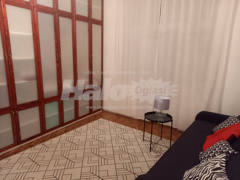 Prostran salonski stan od 95 m² u ul. Gavrila Prin — 7