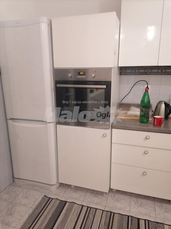 Prostran salonski stan od 95 m² u ul. Gavrila Prin — 15