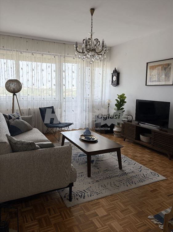 Prostran, sunčan, pogled na reku - move-in-ready — 3