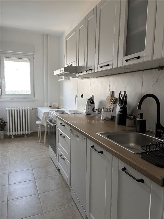 Prostran, sunčan, pogled na reku - move-in-ready — 6