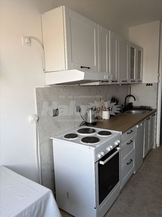 Prostran, sunčan, pogled na reku - move-in-ready — 8