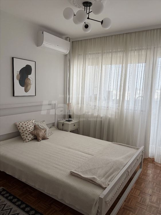 Prostran, sunčan, pogled na reku - move-in-ready — 14